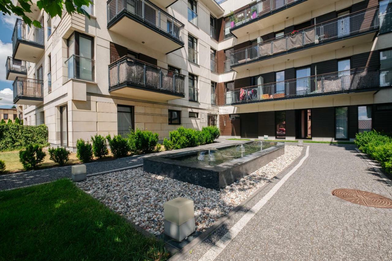 Modern Apartment Across The Ponds Warszawa Exteriör bild